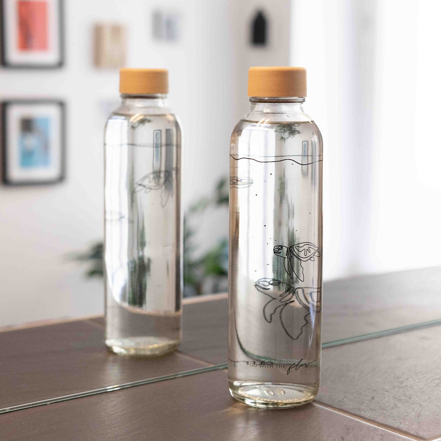 GO WITH THE FLOW 0.7 l Glass Bottle