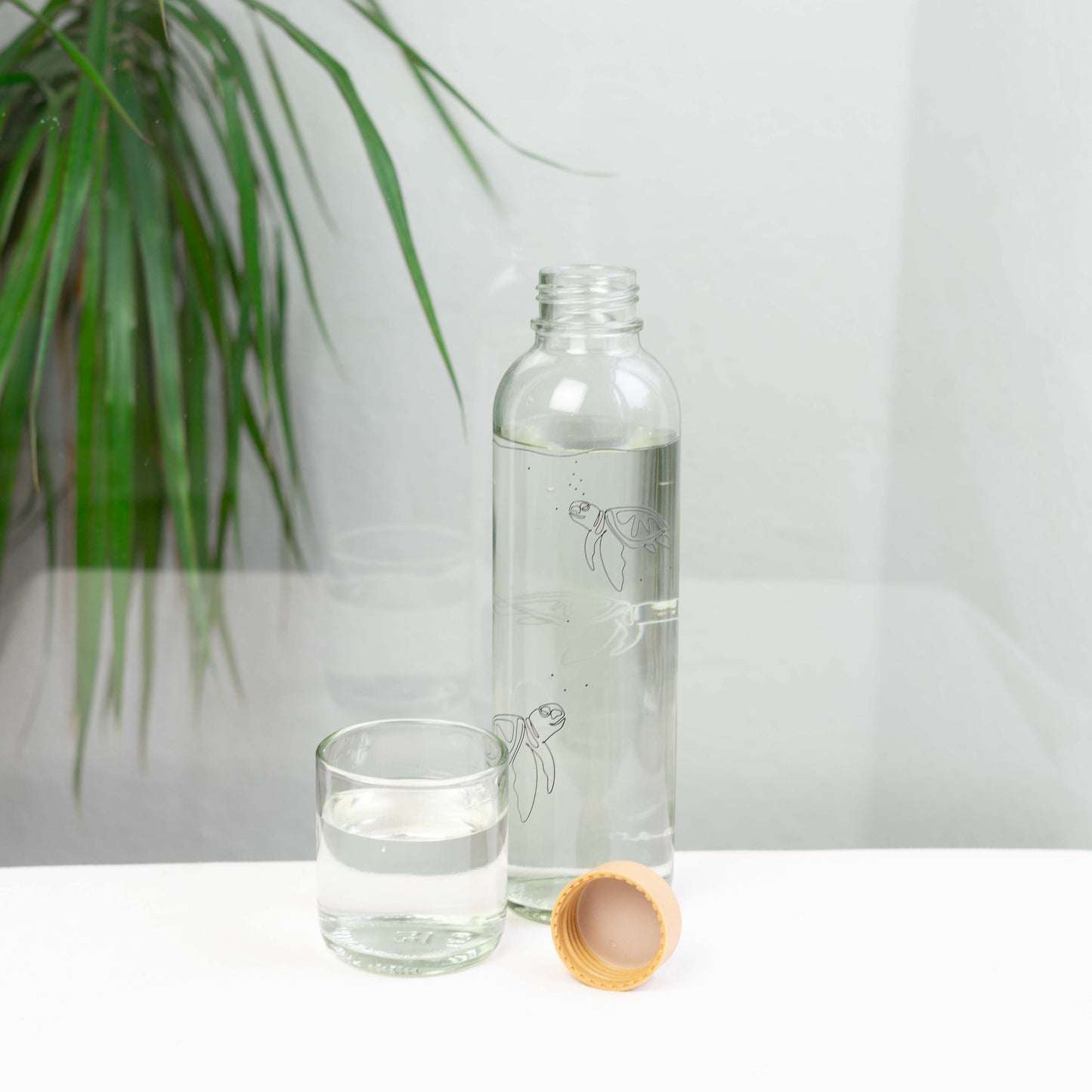 GO WITH THE FLOW 0.7 l Glass Bottle